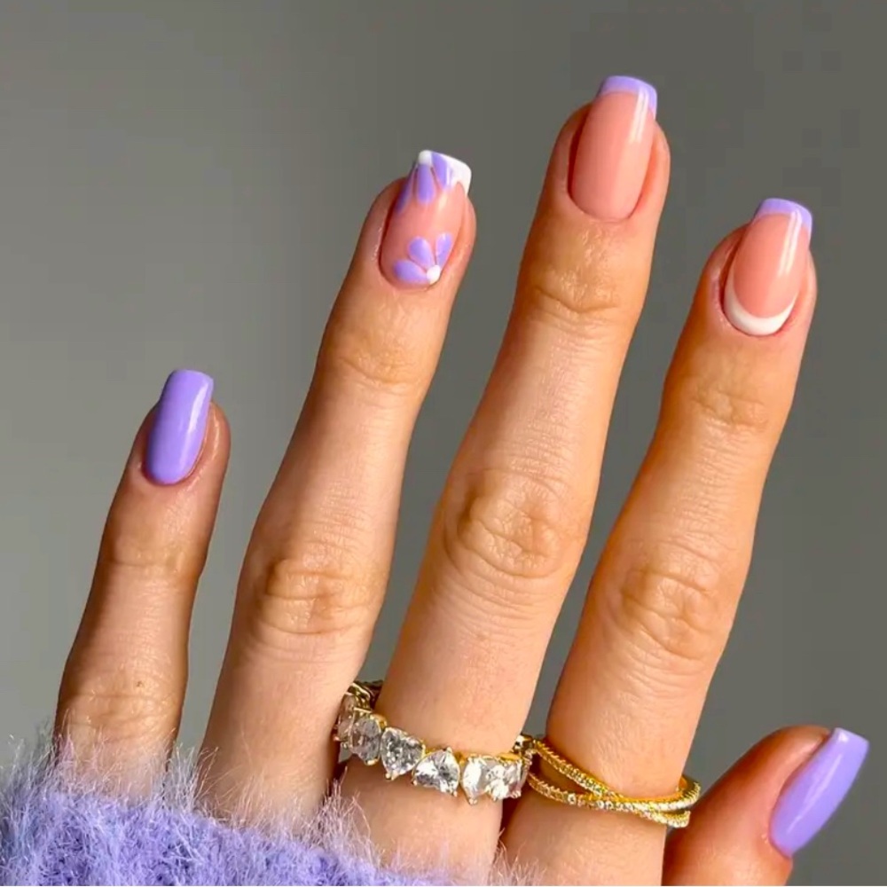 Lavender Floral Nail Set